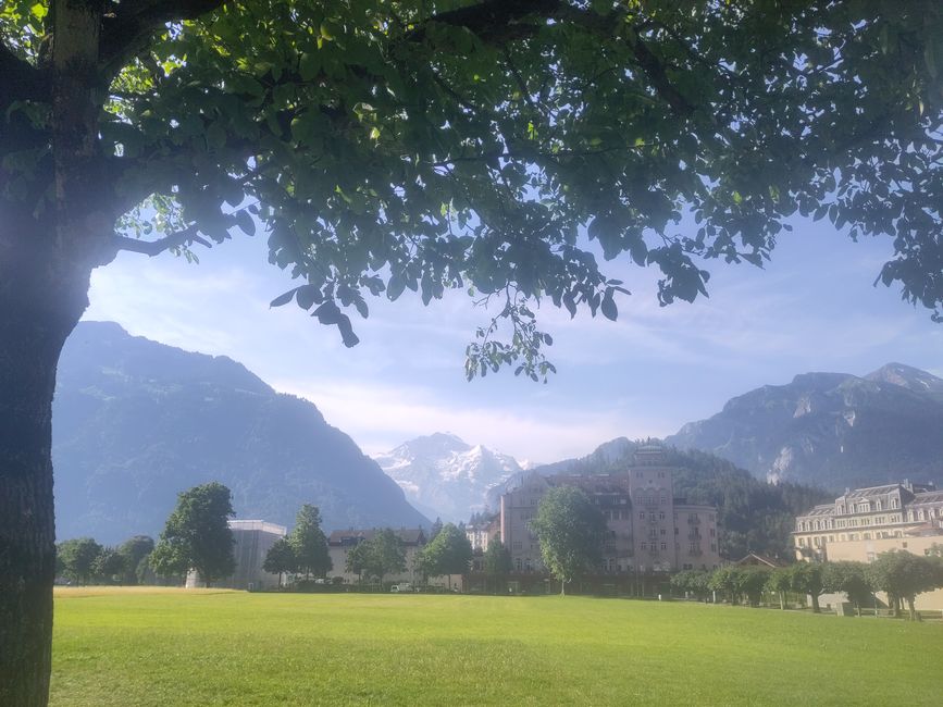 Interlaken, im Hintergrund die Jungfrau
