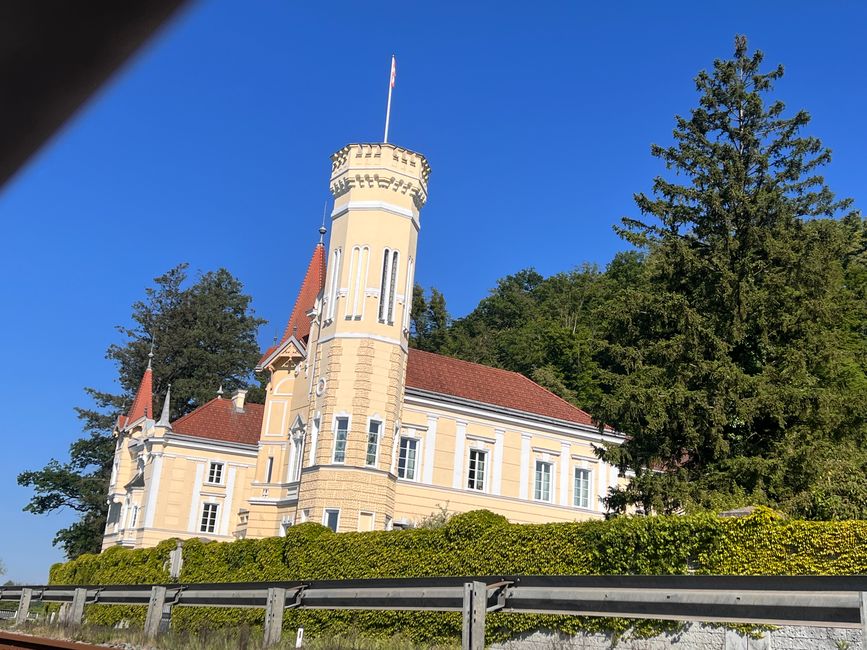 16 nach Linz