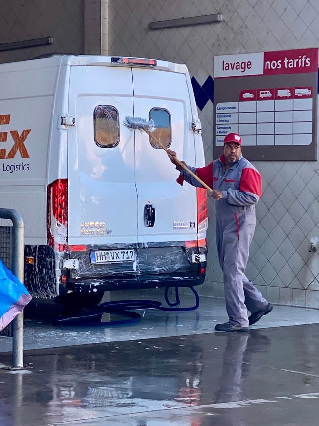 After the desert, the dust had to come off - intensive hand wash for 40 dirhams