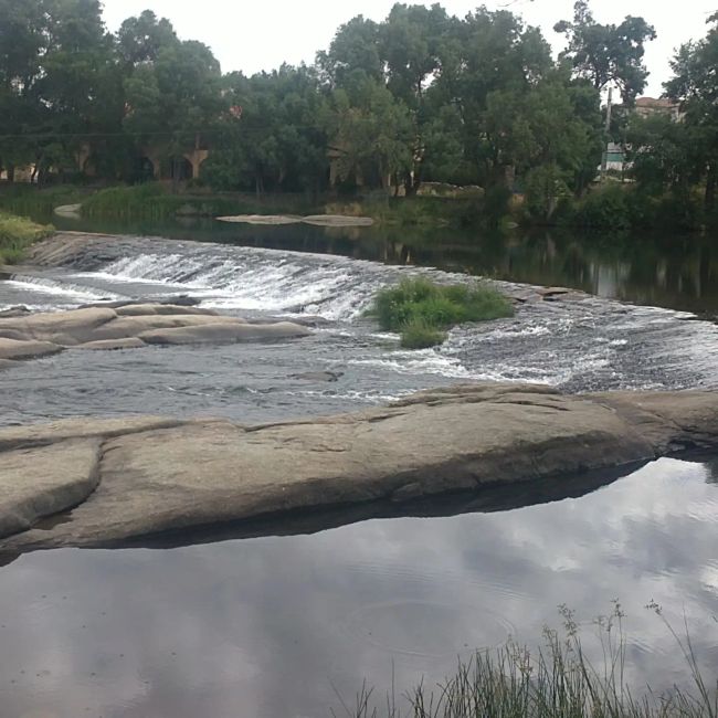Fotos vom Flussstrand von Puente del Congosto (Salamanca) (Juli 2021)