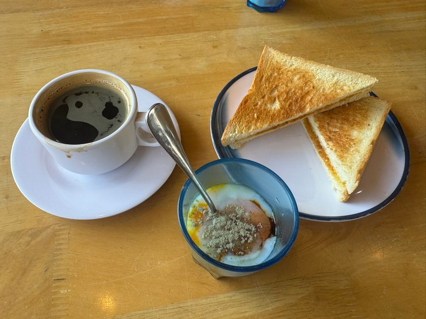 Wieder Kaya-Toast mit weichgekochtem Ei - juchuu!