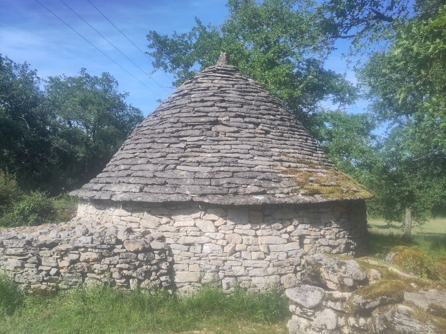 durch den Naturpark Quercy bis Conques in den Waldbergen der Auvergne