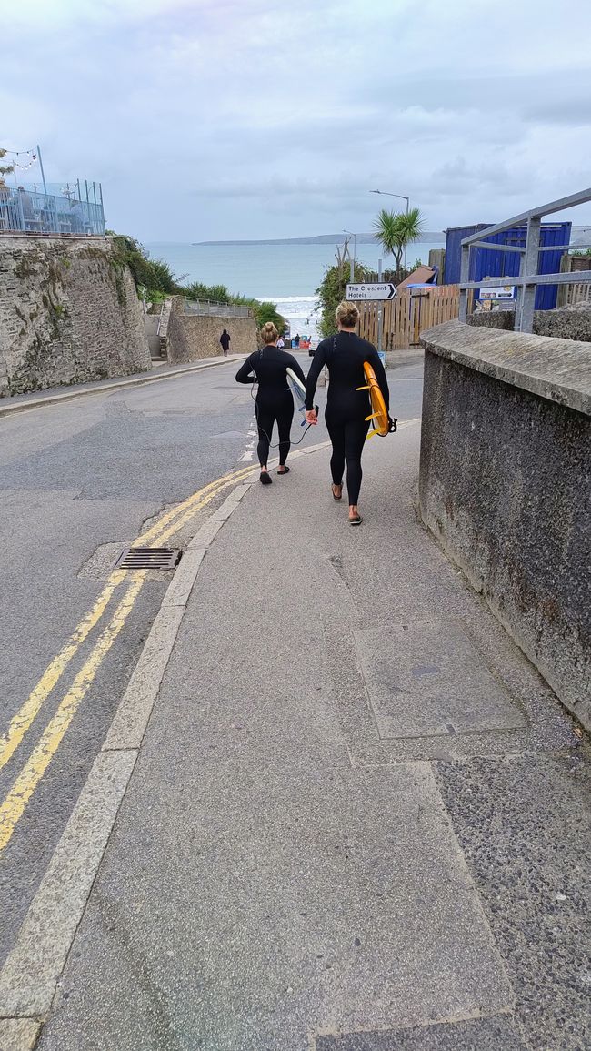 Surfer Girls