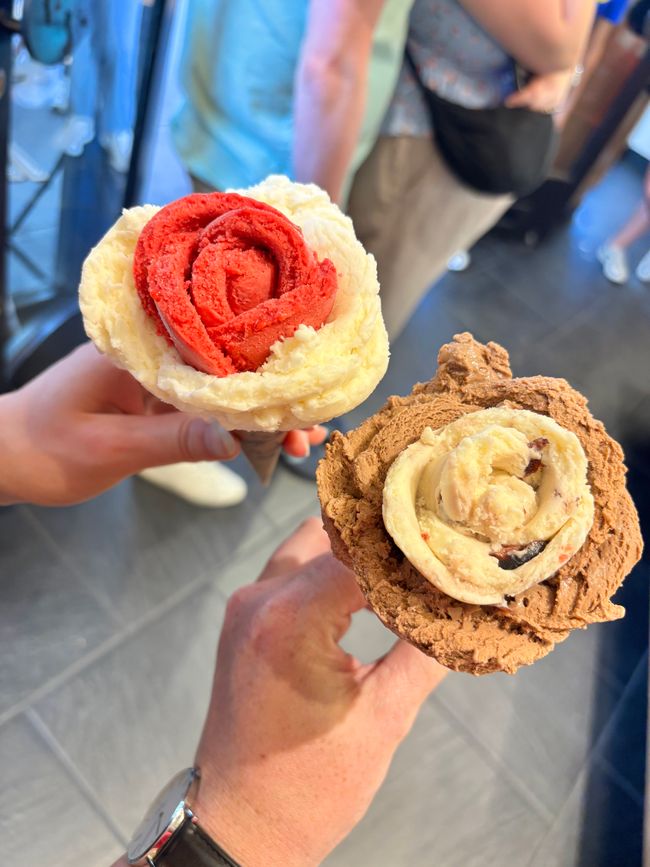 Eis in Rosenform