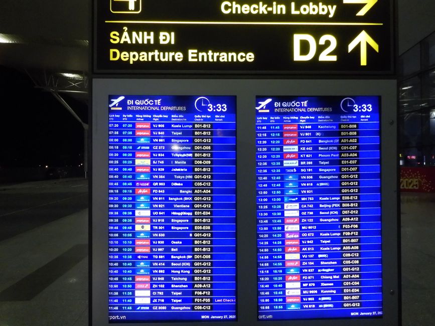 3:33h betrete ich den Flughafen von Hanoi