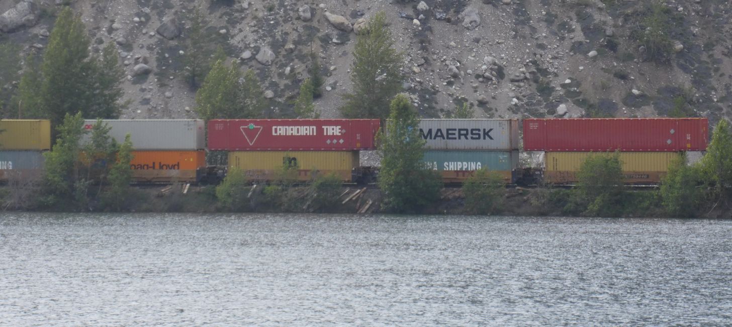 Wie die Container gestapelt sind 