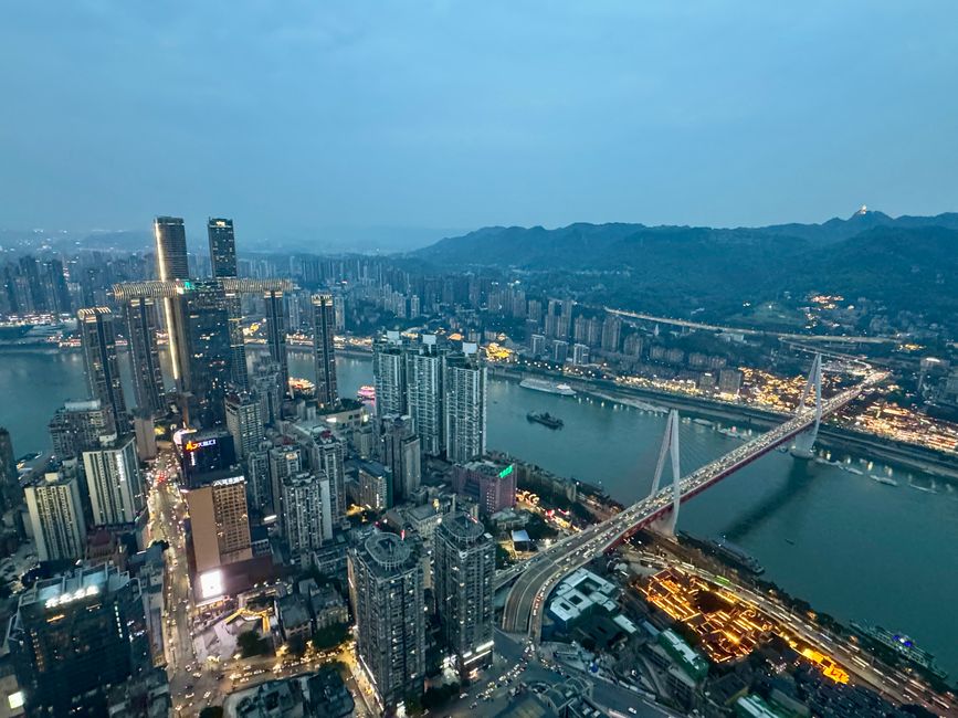 With the Bullet Trains 🚅
CHINA 🇨🇳 & JAPAN 🇯🇵 Discovering      
Part 3: Chongqing