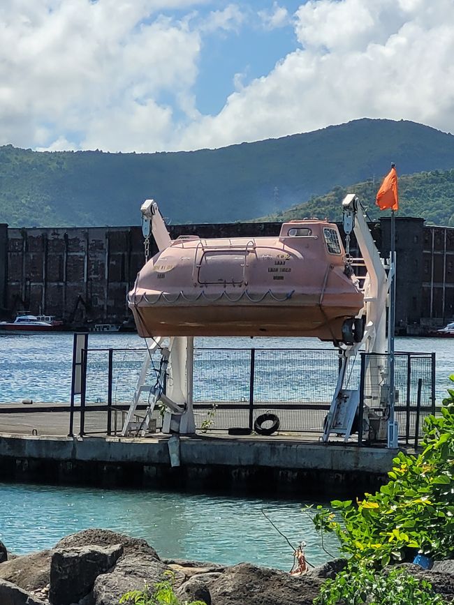 Día 132 de 175: Crucero alrededor del mundo - Puerto Luis/Mauricio - ruta modificada - gran desvío de las zonas de crisis