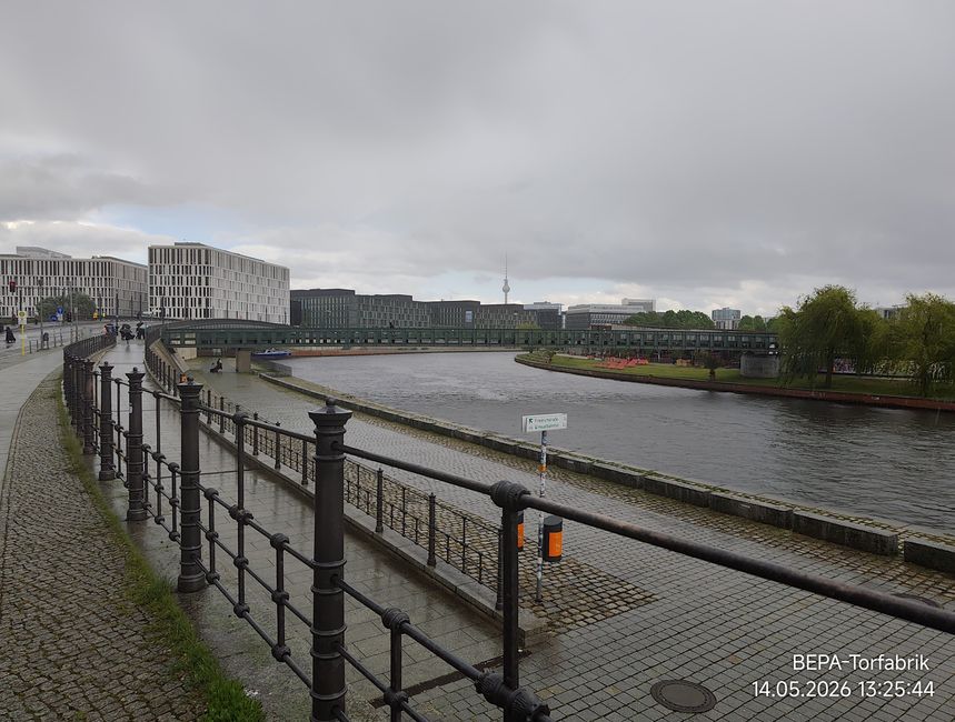 Berlin Plötzensee - Erstabnahme Spielplatz durch Herrchen 