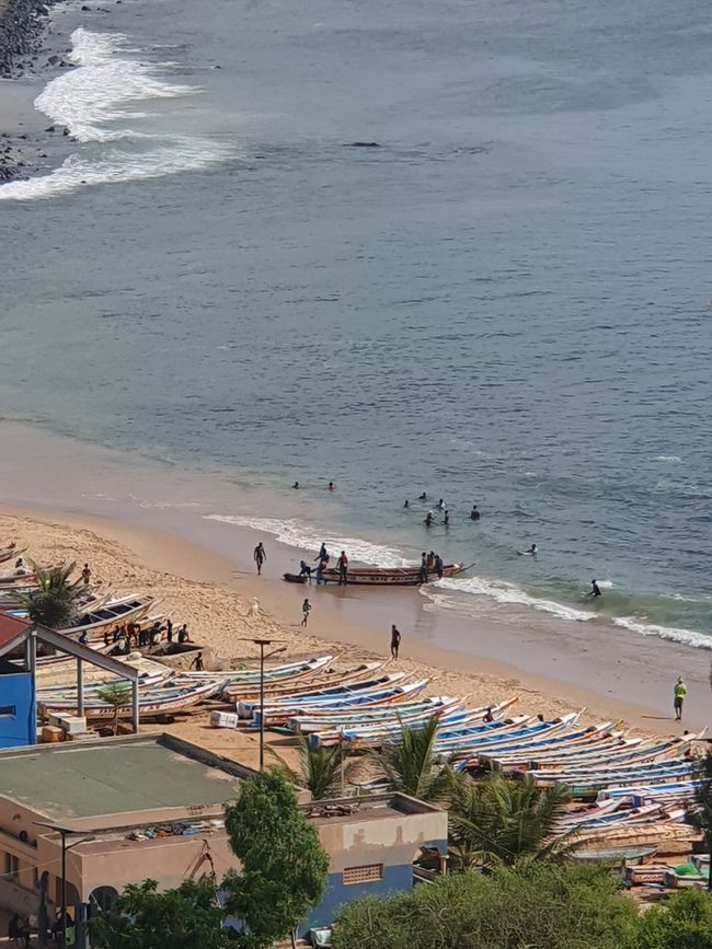 Tag 3: Ile Gorée, Dakar & ein geplatzter Reifen...