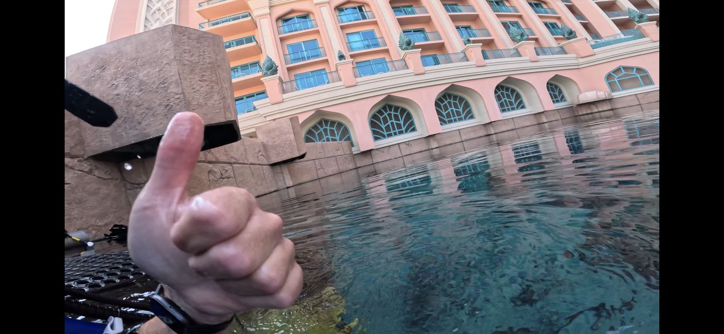 Day 57 - Dubai - Atlantis - Lost Chambers Aquarium - Diving