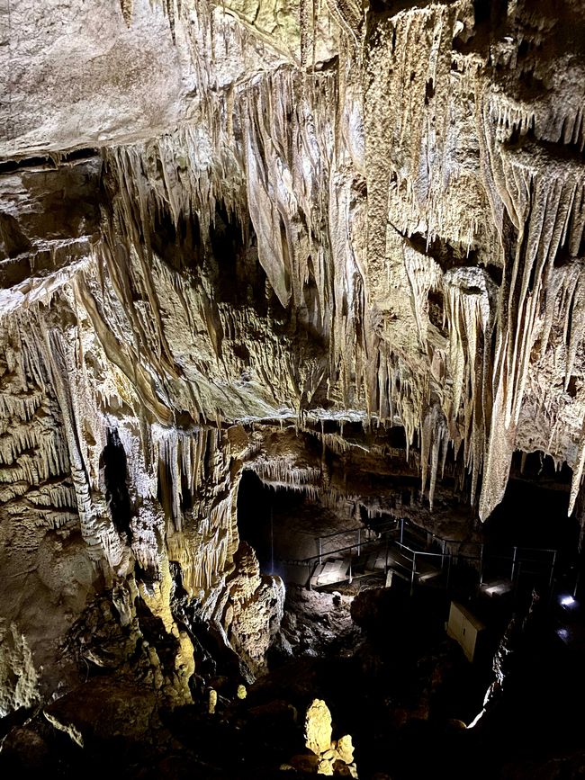 Tropfsteinhöhlenbesichtigung in Georgien - Prometheus Cave