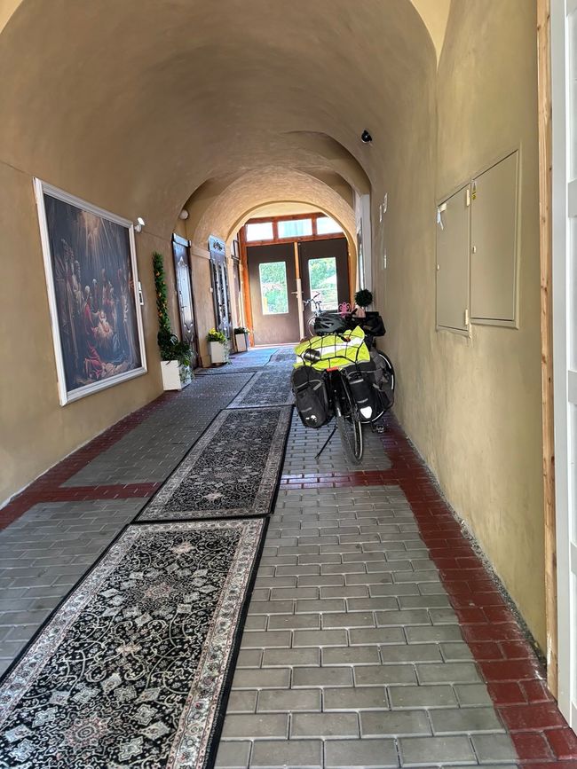 So komfortabel haben unsere Räder noch nie übernachtet