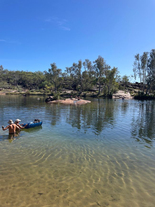 Schwimmeinlage zu Beginn der Wanderung 
