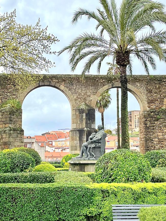 La puerta de la ciudad de esta metrópoli comercial de casi 40,000 habitantes.