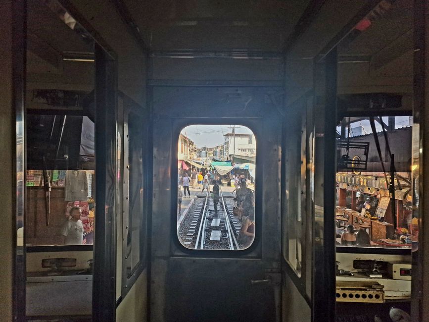 Tuut, tuut, klappt die Läden ein, der Zug kommt 🚂 ...