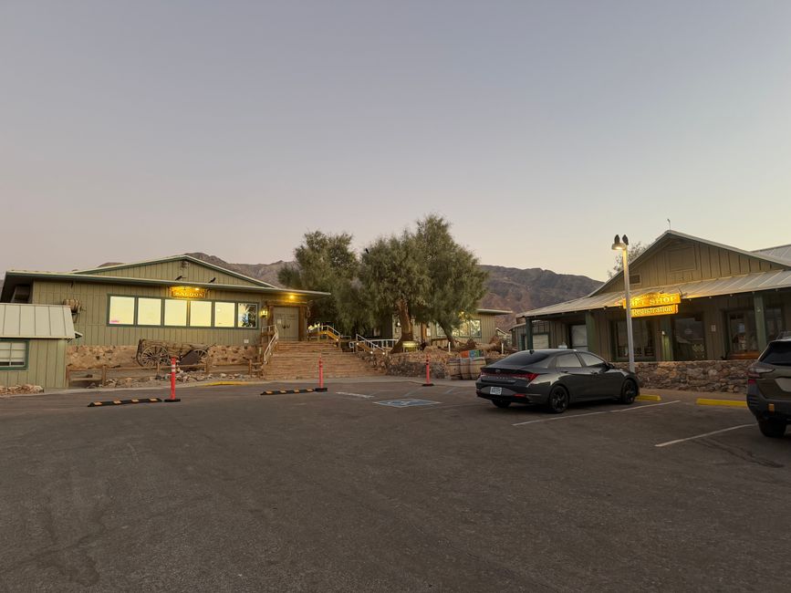 Stovepipe Wells Inn