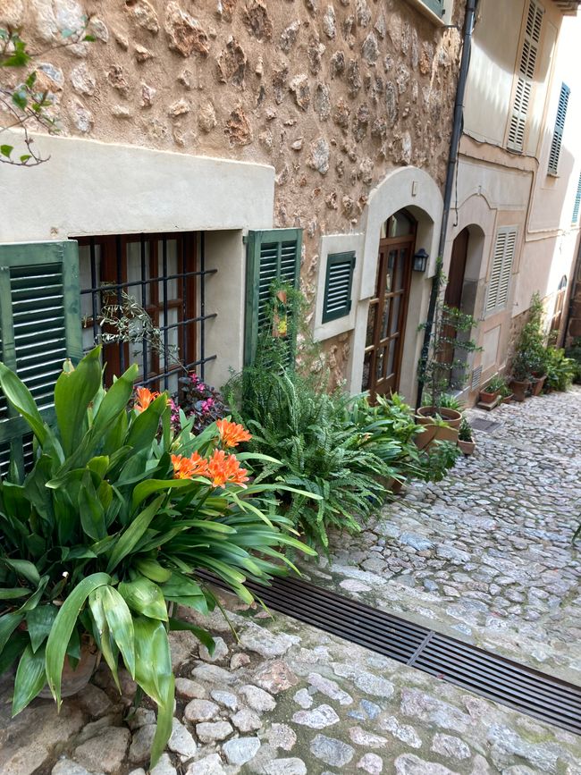 Fornalutx… heißt übersetzt, bestimmt- „steile Treppen“