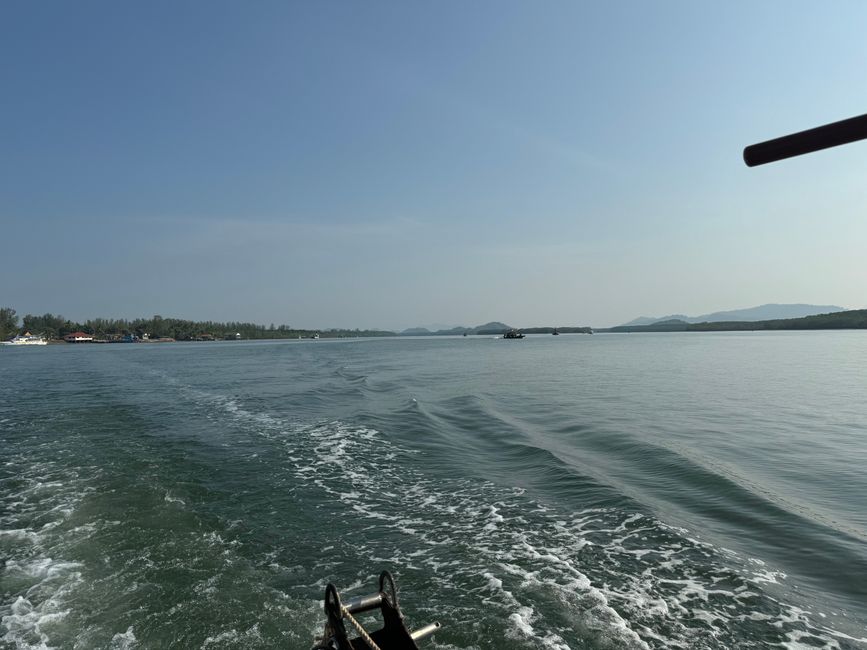 中途停留在 Ranong