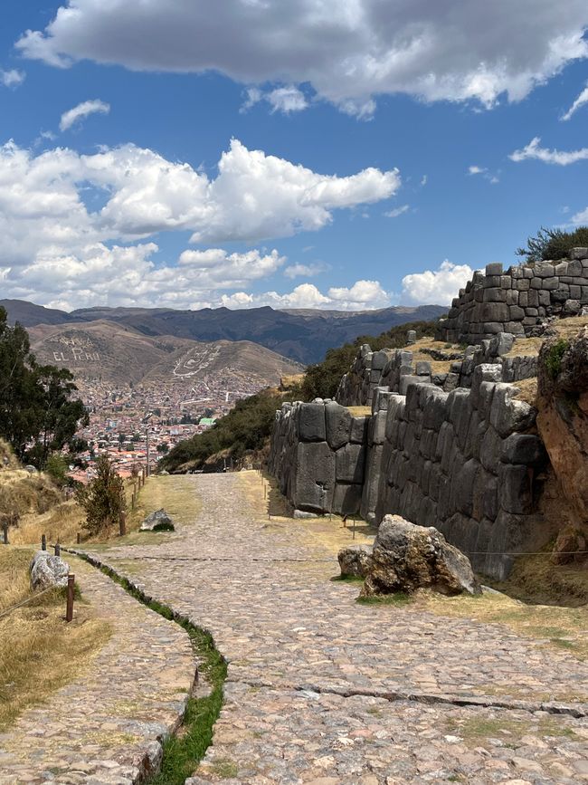 Tag 12
Wanderung zum Sacsayhuaman und de Cristo Balnco