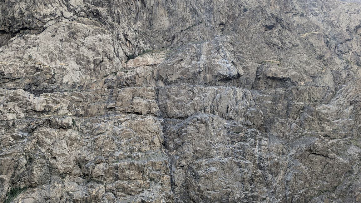 Wer findet das Motorrad?