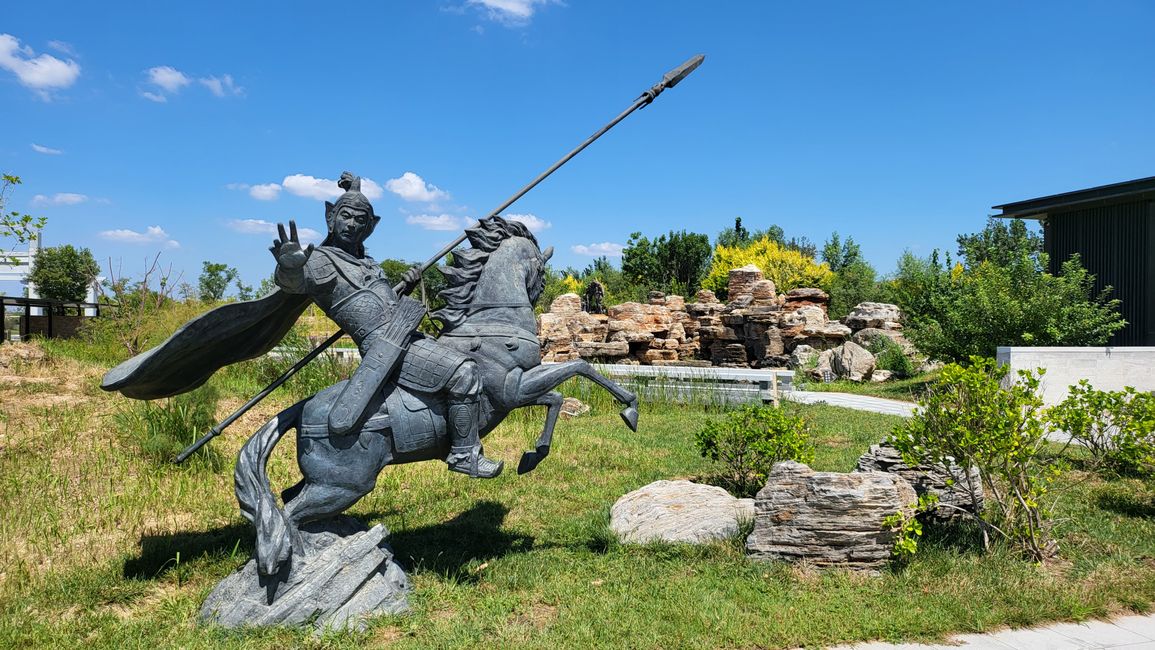 Mitología y personajes de combate en el Parque Iron Lion