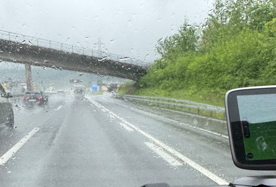 Abschied im Regen – Heimreise nach einer unvergesslichen Tour