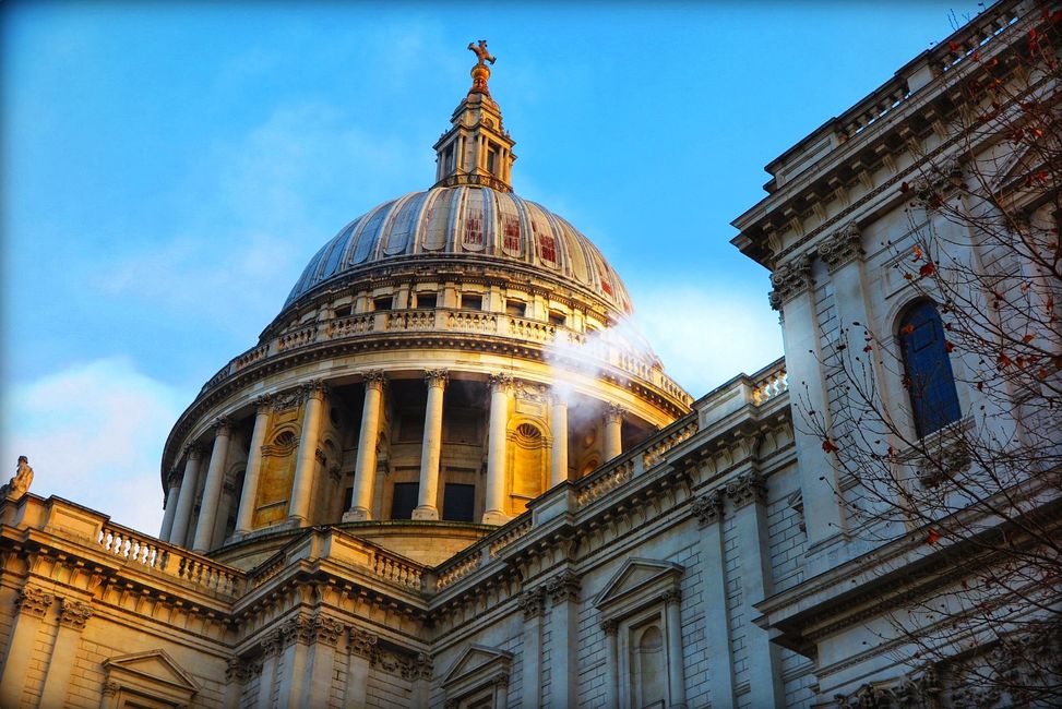 Der Architekt Wren übernahm, nach dem großen Brand in London 1666, den Wiederaufbau.