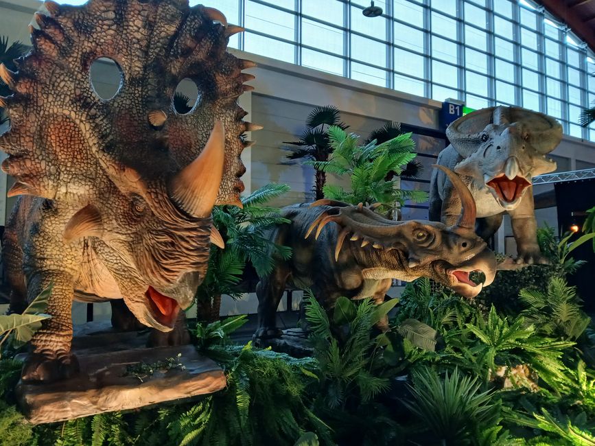 Dino Fever in Friedrichshafen: An Honest Look into the "Kingdom of Dinosaurs"