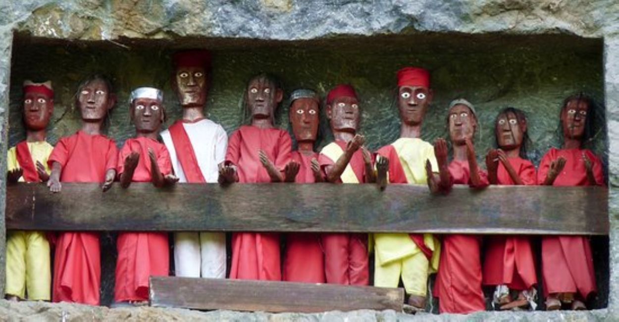 Tau-Tau in Londa