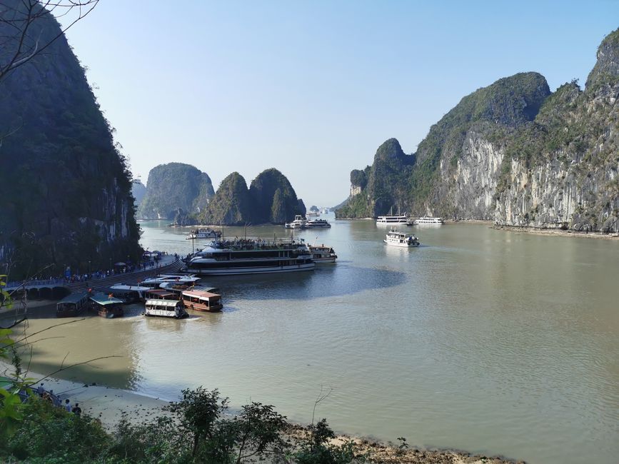 Kreuzfahrt mit Übernachtung in der Halongbucht