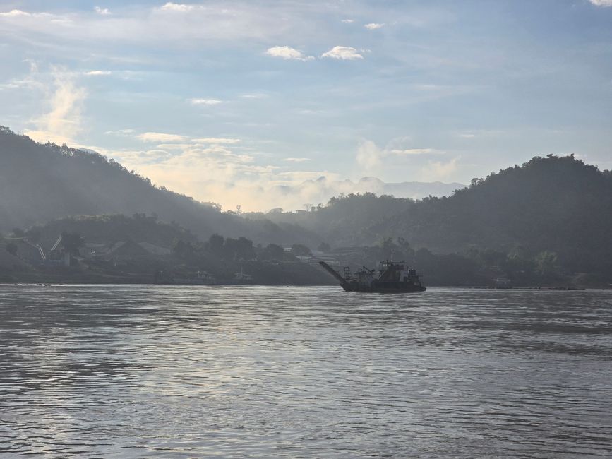 Auf dem Mekong von Luang Prabang nach Ban Houayxay