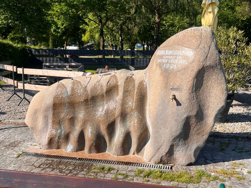 16 nach Linz