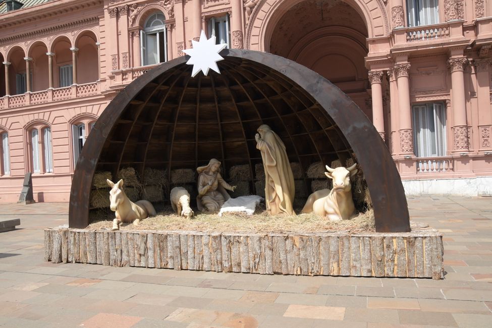 Krippe vorm Präsidentenpalast