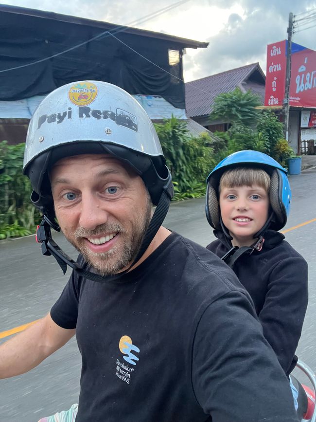 Von Chiang Mai nach Pai & <-