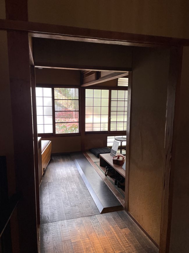 32. Kapitel: Bei den Geishas in Gion, ein sehr frohes Wiedersehen und einmal im Leben Thunfisch-Sushi satt