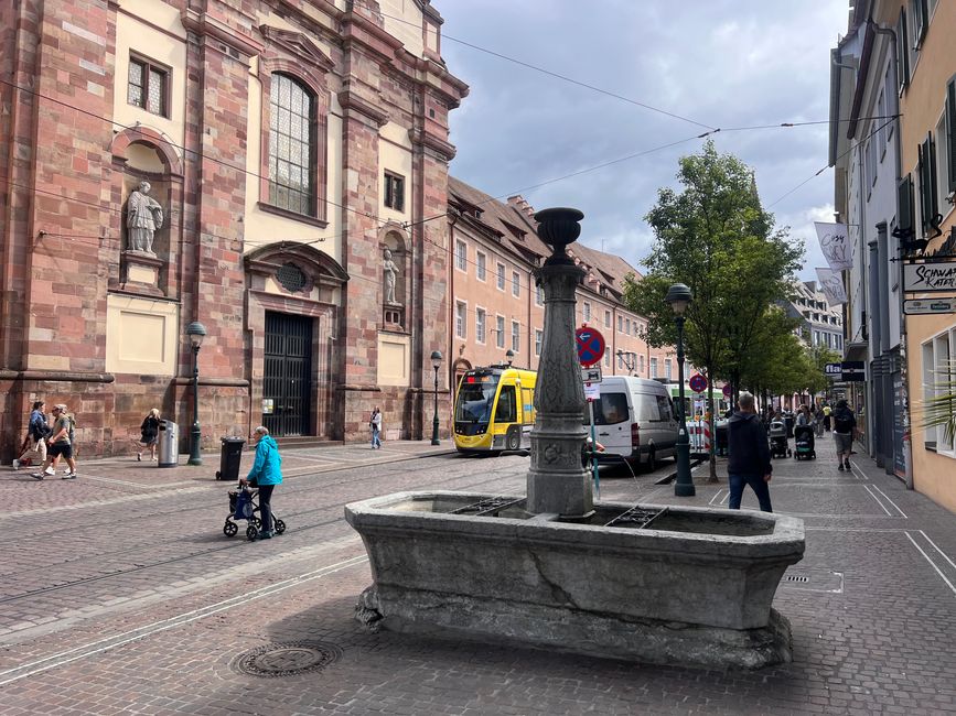 25b Spaziergang durch Freiburg