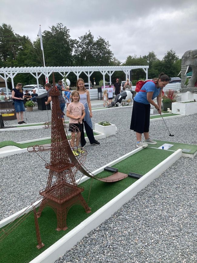 Mini-golf