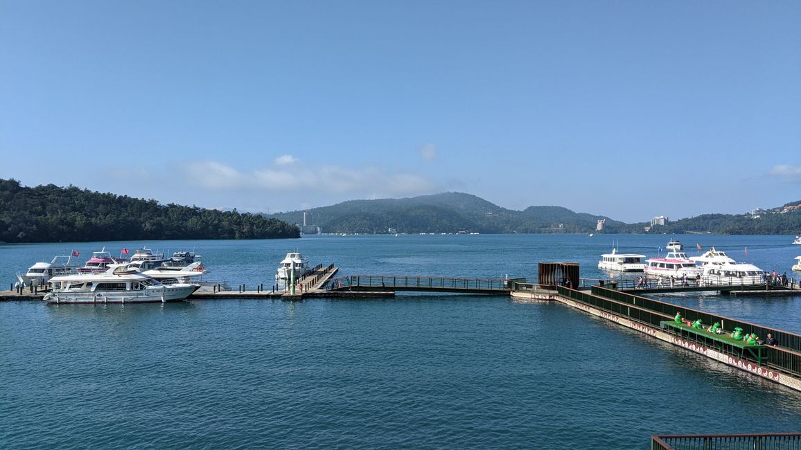 Lac Sun Moon