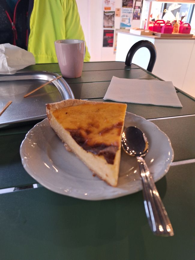 Käsekuchen in der Patisserie