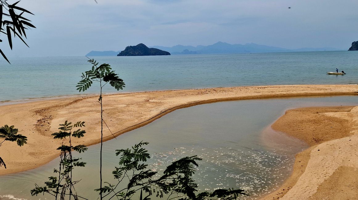 Langkawi - Fly, red eagle, fly