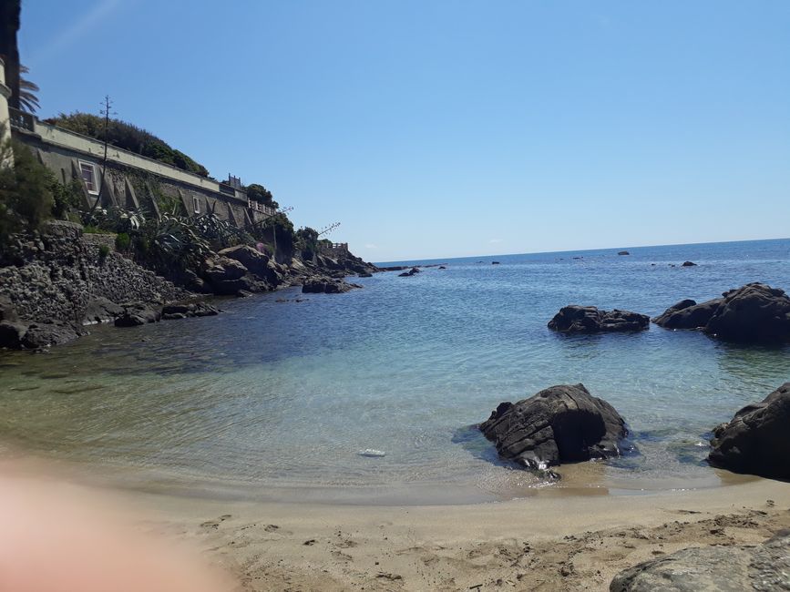 Der Sandstrand und Felsenstrand von Santa Marinella