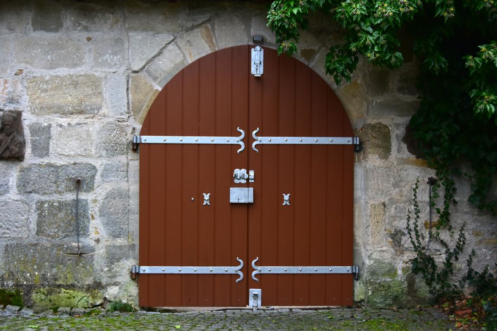 S T A U F E R Z E I T 
     
U N D

S E E I D Y L L E : ein Tag im Kloster Adelberg