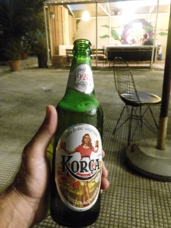 Mein erstes Bier in Albanien 