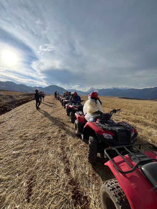 Tag 13
Quad Bike Fahrt nach Moray und den Salzfeldern