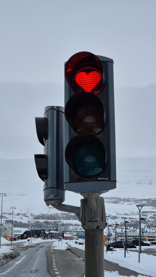 # Zwischen Schneesturm und Hot Tub – Ein wilder Roadtrip nach Akureyri ❄️