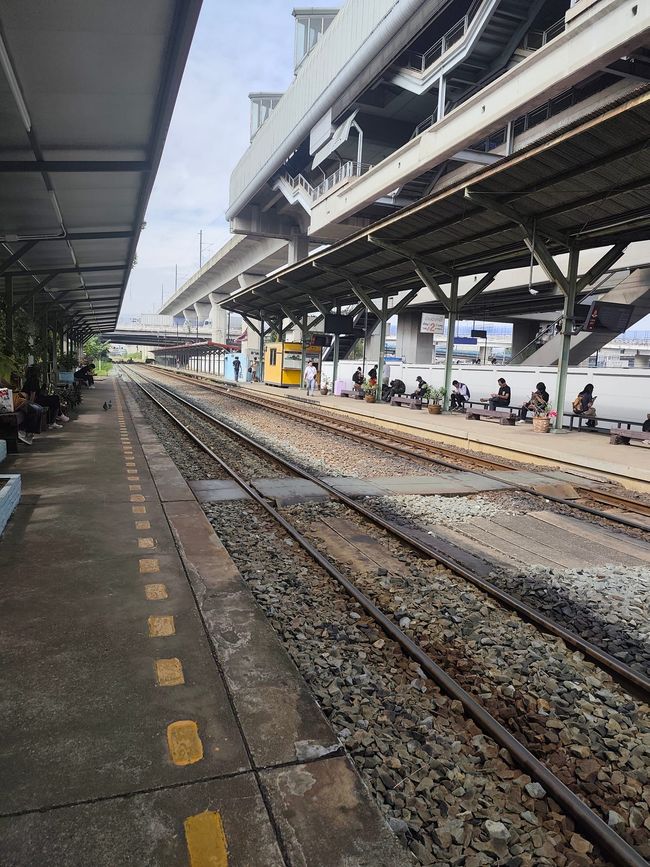 Tailandia Etiqueta 2 y 3: BANGKOK, JETLAG Y VIAJES EN TREN