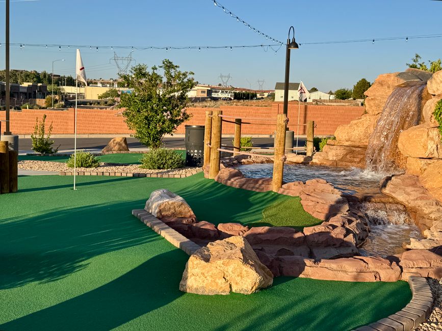 Minigolf “The Barnyard”
