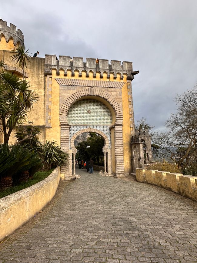 Ein Tag voller Entdeckungen in Sintra: Märchenhafte Paläste und kulinarische Genüsse