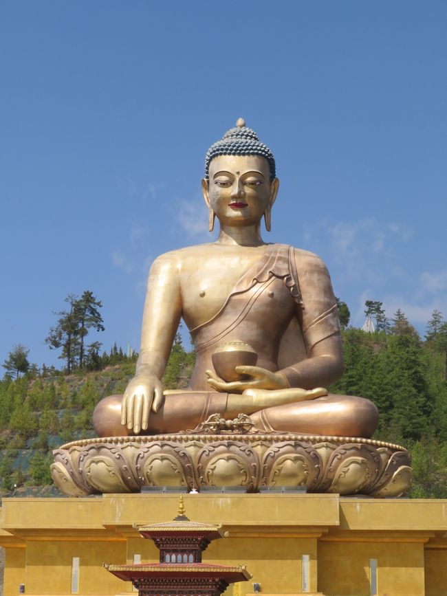 Buddhas von vorne